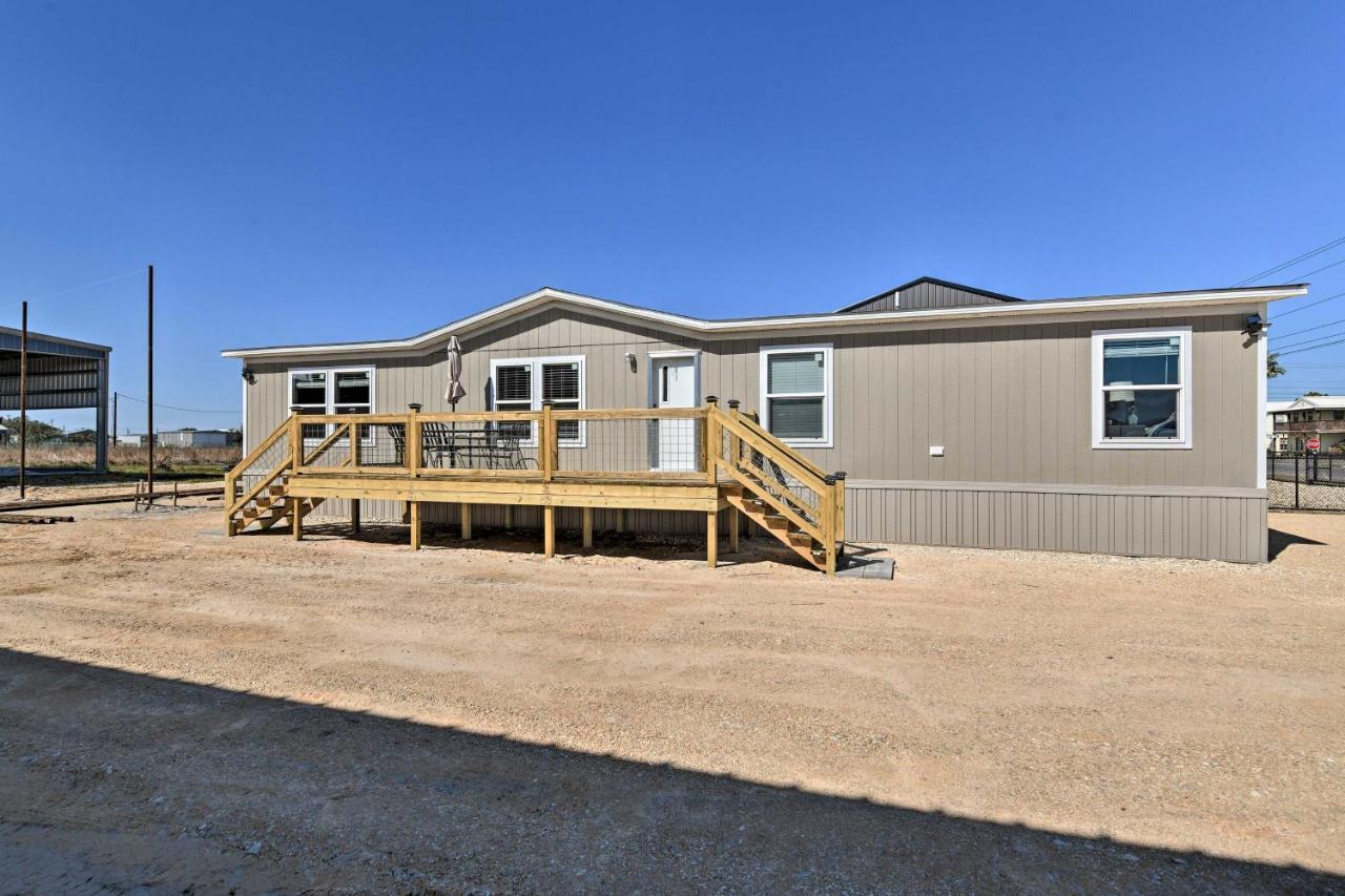 Quaint Port Oconnor Home - 3 Mi To Beach! Port O'Connor Экстерьер фото
